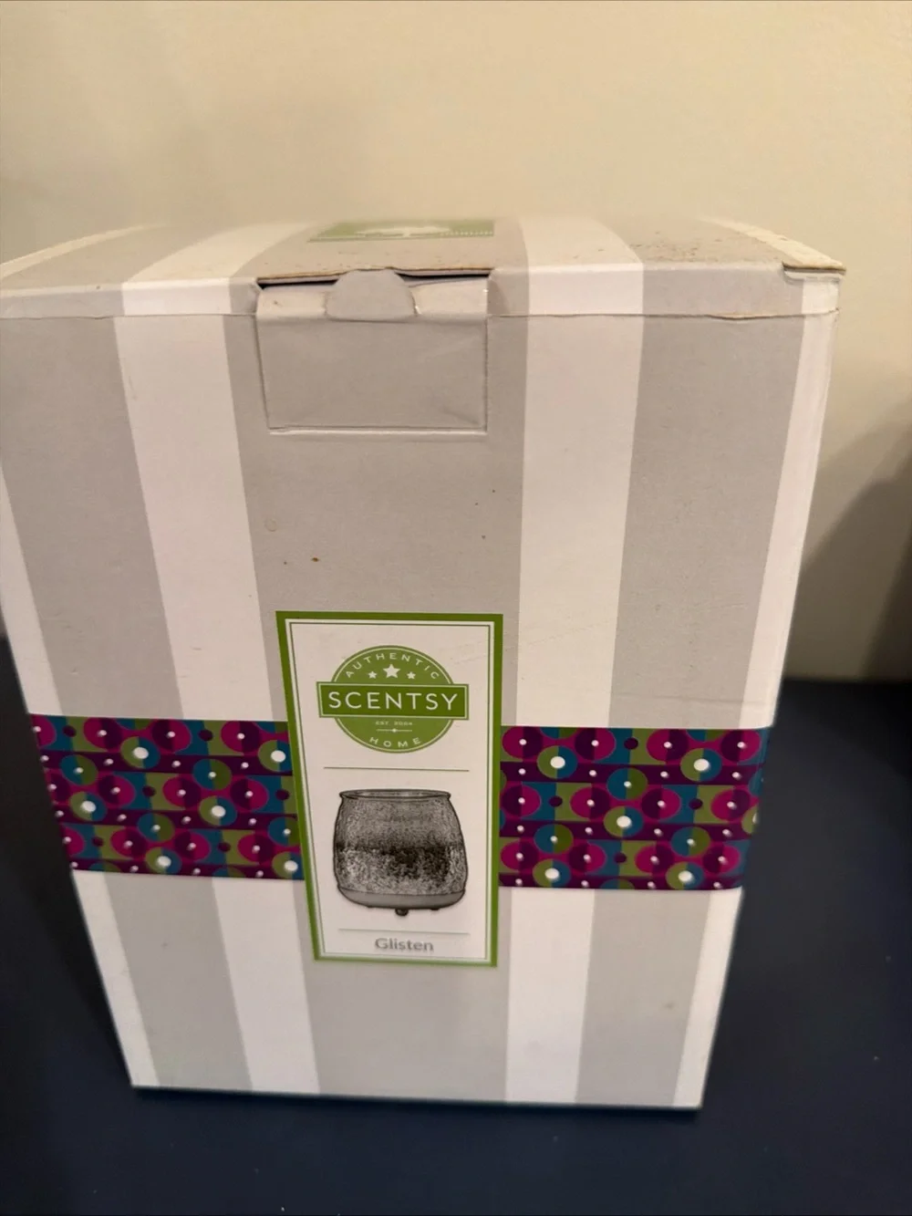 NIB Scentsy Wax Warmer Model Glisten